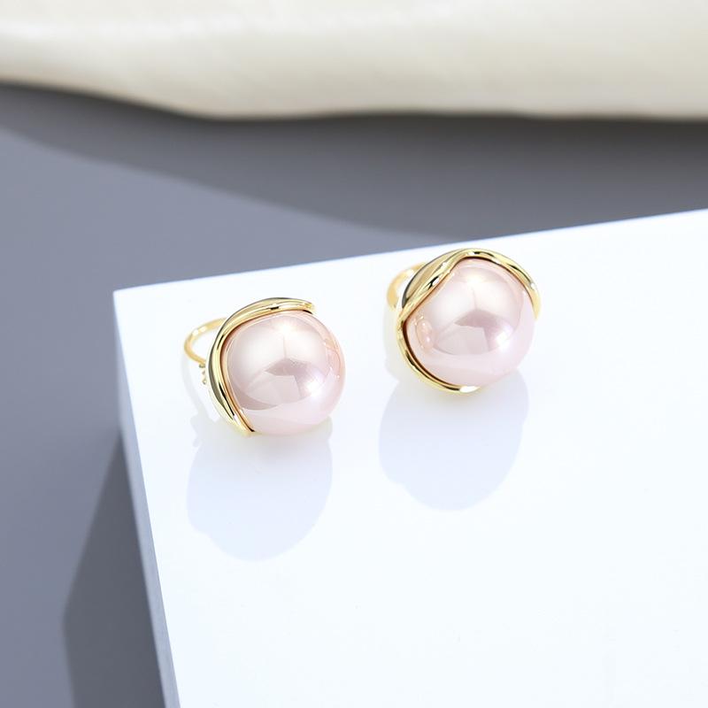 

Большие французские ретро-серьги с жемчужинами, легкий роскошный дизайн, высококачественные серьги, простые, темпераментные, универсальные, серебряные серьги-иглы с пряжкой 18K