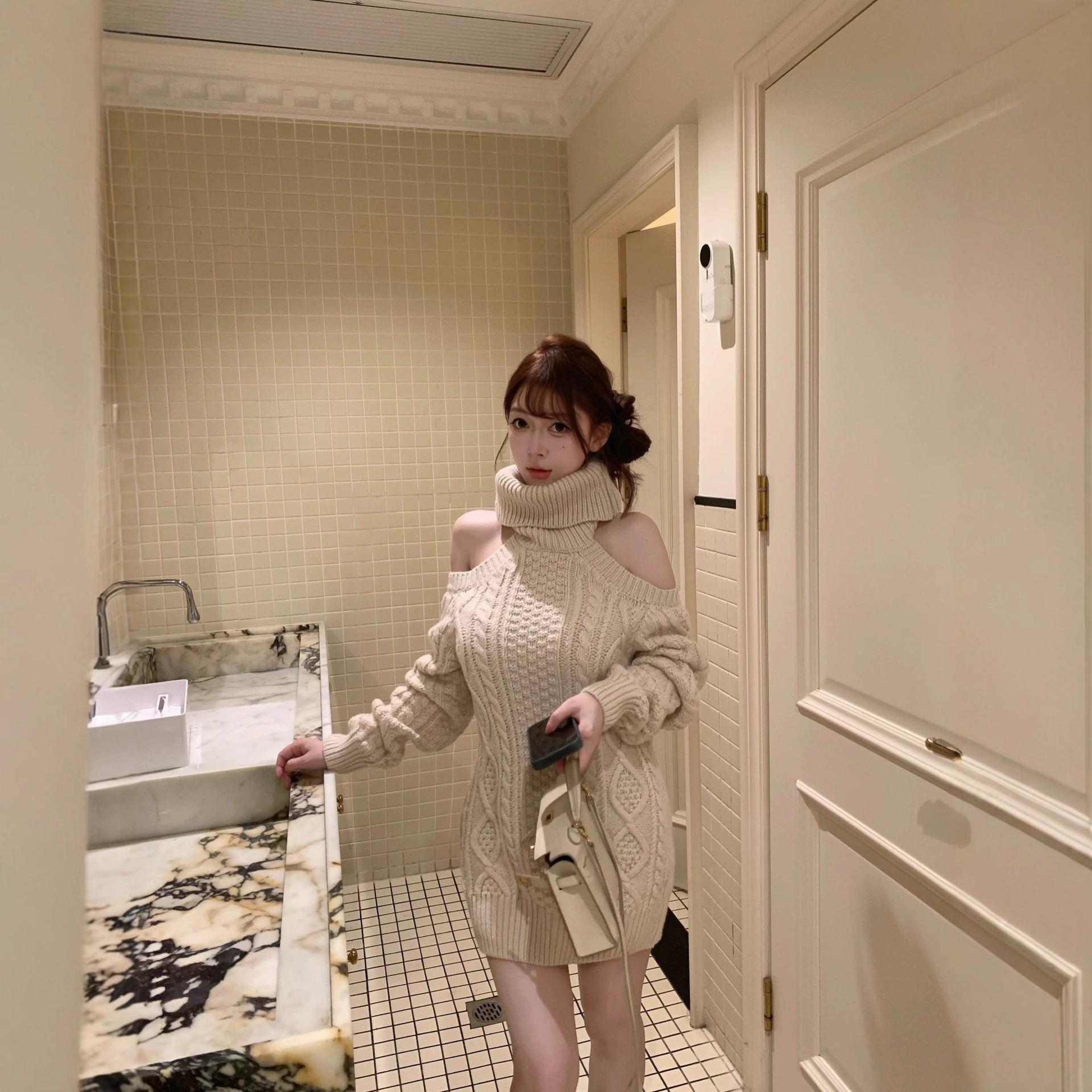 M900 high-necked backless pullover dress for women s autumn and winter pure desire loose long-sleeved off-the-shoulder wear knitted hip-wrap skirt One size fits all