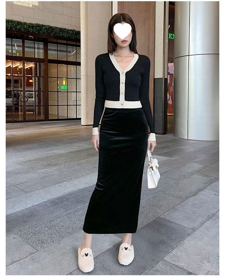Women's Autumn/Winter Black Velvet Slimming Long Skirt with Thick Lining and Slit