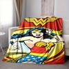1 stuks Wonder Woman, Superhelden Deken Polyester Vezel, Comfort voor Alle Seizoenen voor Bank, Bed, Kantoor, Auto, Kamperen Ideale Huisdecoratie & Cadeau, Kantoorcomfort