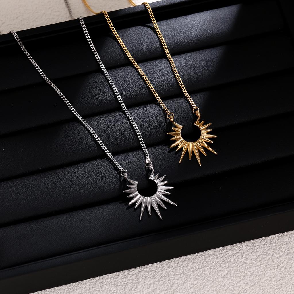 Popular retro sunflower gold-plated necklace niche design light luxury stainless steel fan-shaped collarbone chain pendant