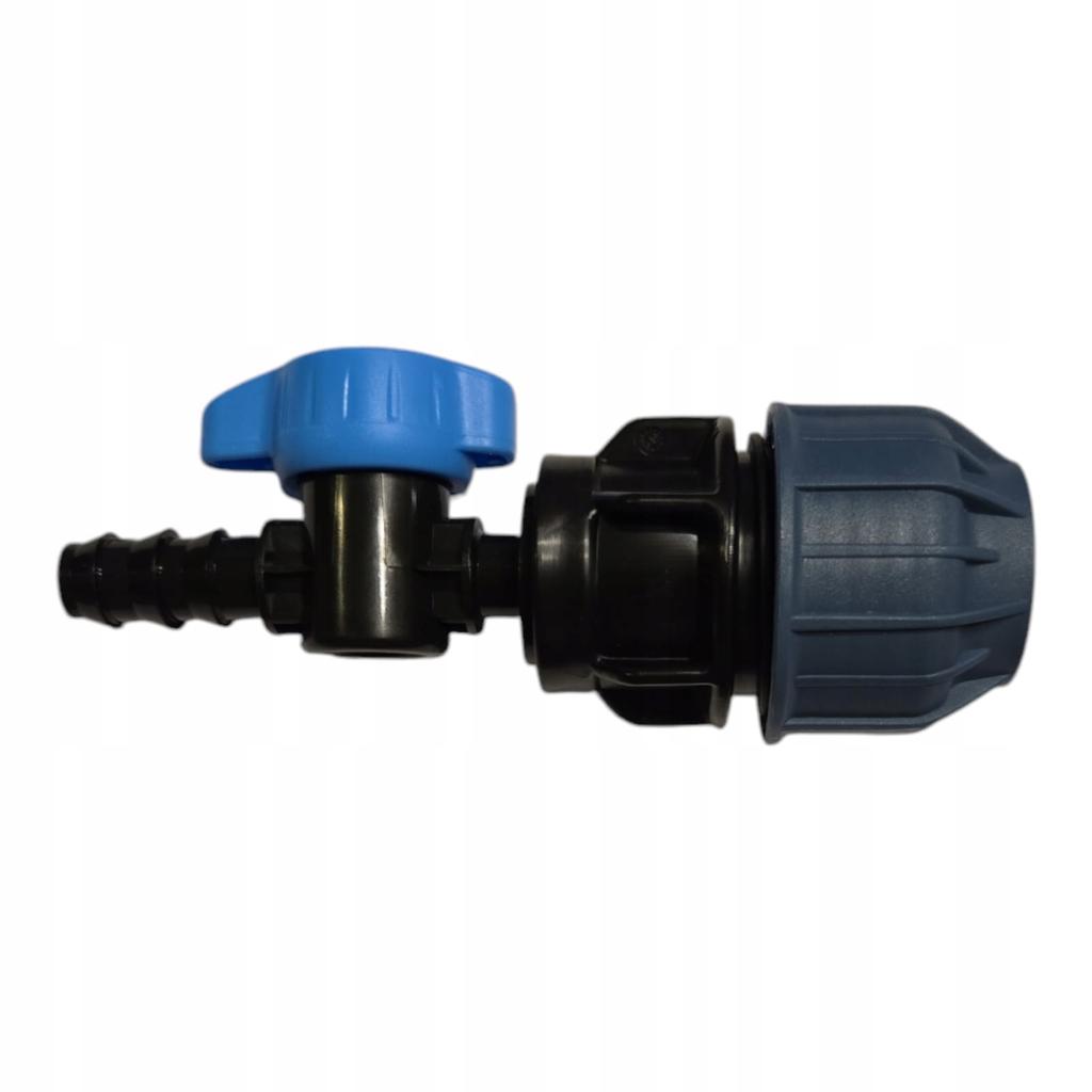 Connecting the drip line to the PE 25 pipe via a push-in valve