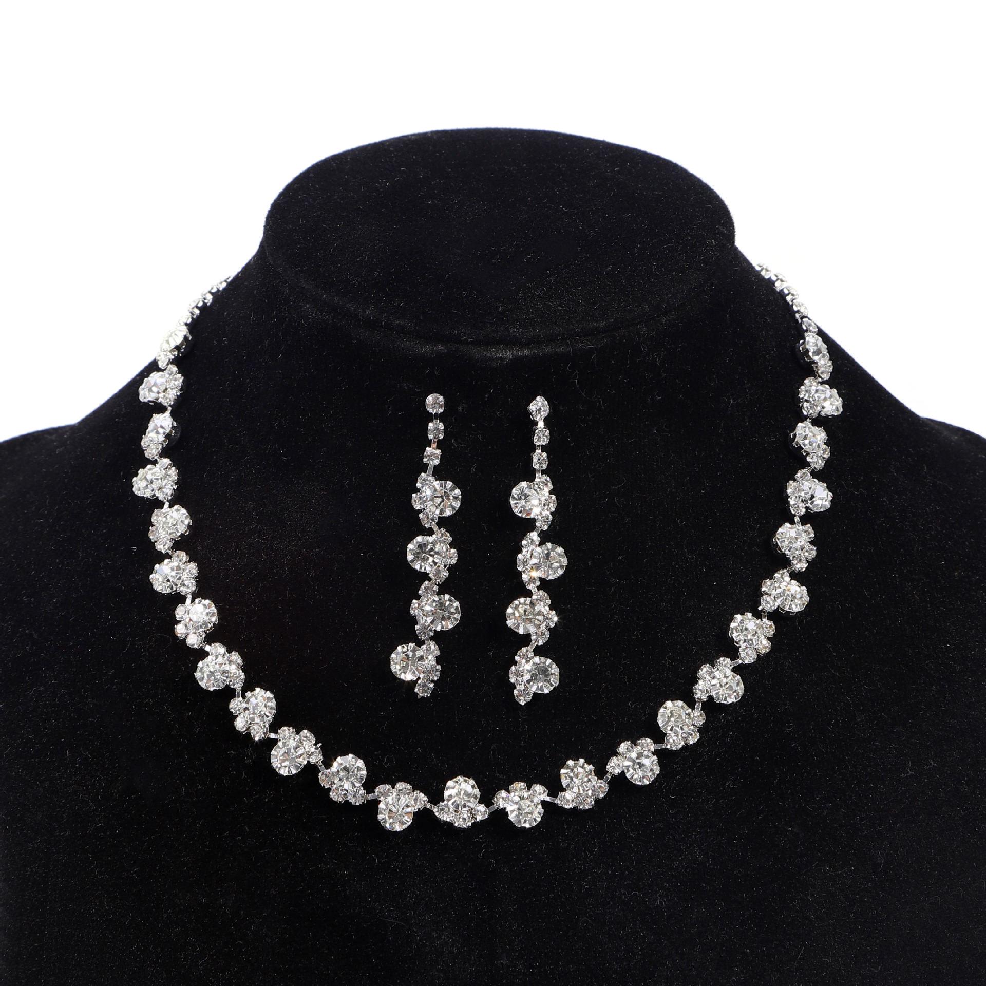 

Elegant Pearl Bridal Necklace, Earrings & Bracelet Set for Evening Banquet & Runway
