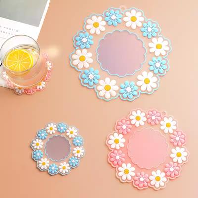 1pc Cute Daisy Silicone Coasters Drinks Cup Mat Heat Insulation Table Mats Non-Slip Pad Tabletop Protection Bowl Placemat Desk Decoration