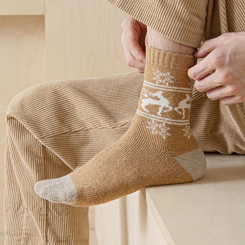 Men's Retro Christmas Warm Wool Socks: Thickened Mid-Calf, Ethnic Style with Little Deer Design for Autumn and Winter.