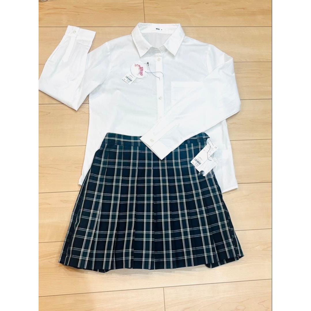 White shirt M and navy skirt L set