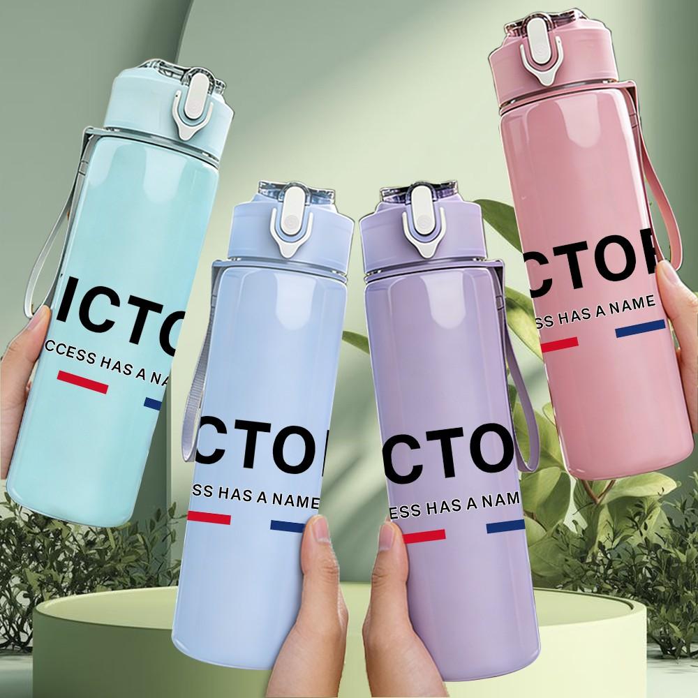 1PC Victory Simple Letter Typography 750ml Color Plastic Sports Water Bottle Leakproof Flip Straw Lid Suitable for Sports Office Home Use