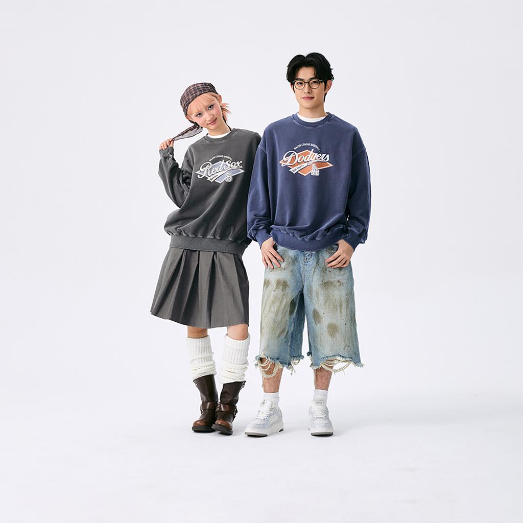 New MLB Preppy Style Collection Boston Red Sox SS25 Crewneck Sweatshirt Unisex Dark Charcoal Gray 3AMTV0751-43CGD