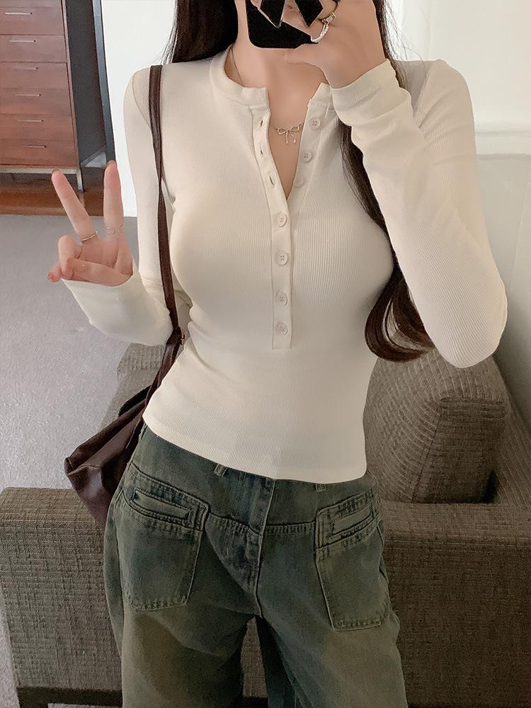 American Spicy Girl V-Neck Button-Up Long Sleeve Slimming T-Shirt for Women - Solid Color, Inner Layer, High-End Feel, Autumn/Winter.