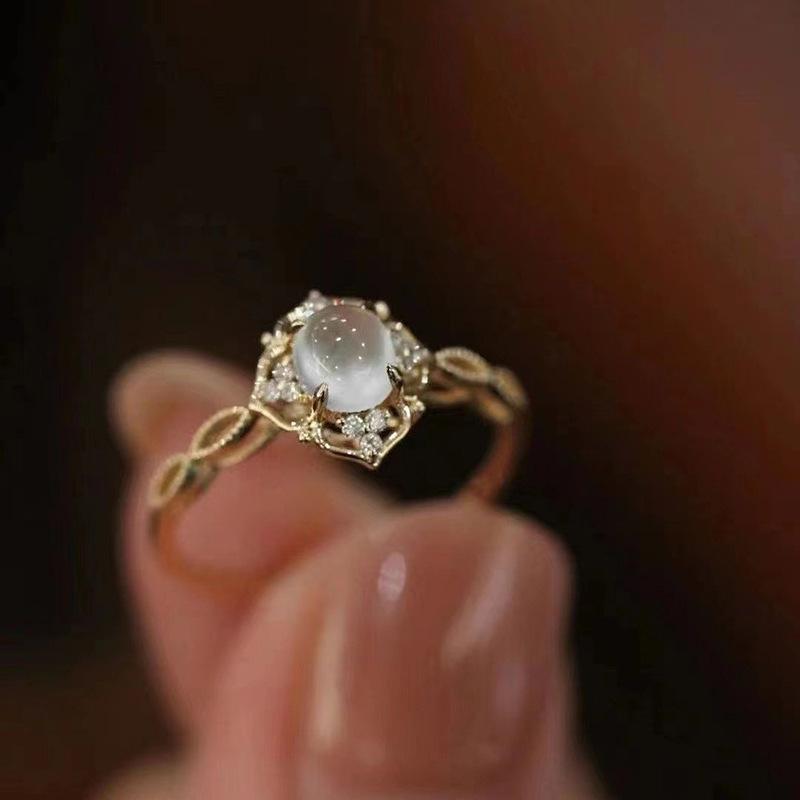 Niche Luxury Design Ring, High-End Fashion Imitation Moonstone Ring, Temperament Cat'S Eye Ring