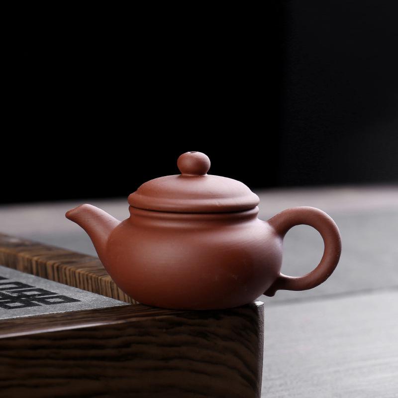 Mini Yixing Zisha Teapot Set with Tea Pet Ornament - Small Ceramic Chinese-Style for Wealth Attraction