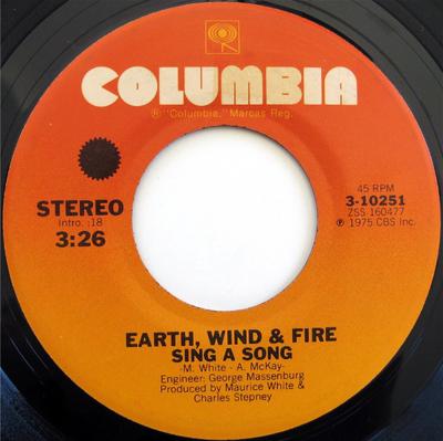 7inch Record EARTH, WIND & FIRE - Sing A Song 310251 Columbia 1975 US Soul/Funk Used