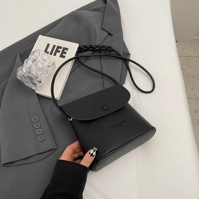 2025 Winter Counter New Soft Leather Small Satchel Ultra-light Small Bag Mobile Phone Bag Crossbody Foreign Style Women's Bag