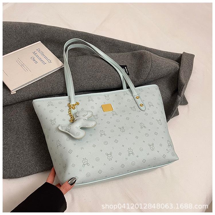 Niche leisure feeling single shoulder big bag women 2025 new large capacity simple commuter underarm tote bag tide