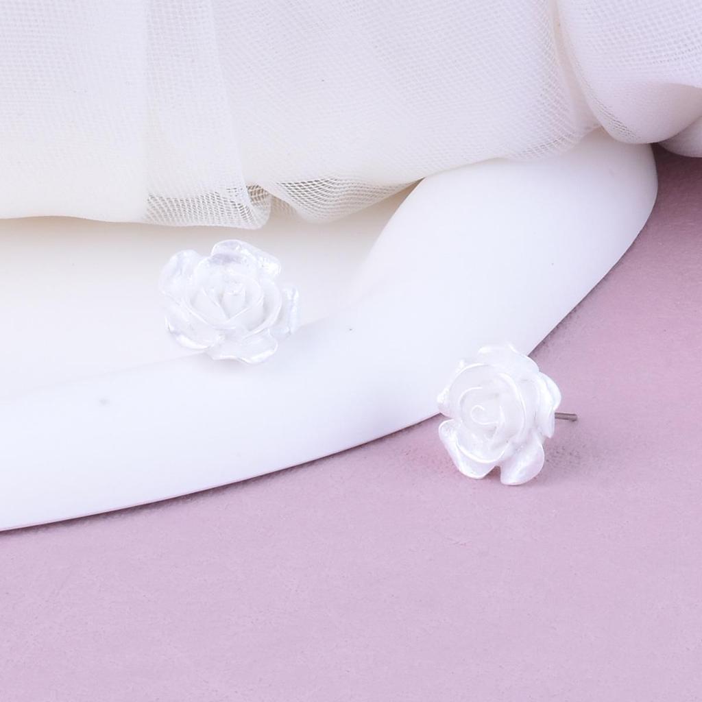 Sweet Summer Camellia Rose Ear Studs: Gradient Flower Earrings for Ear Care
