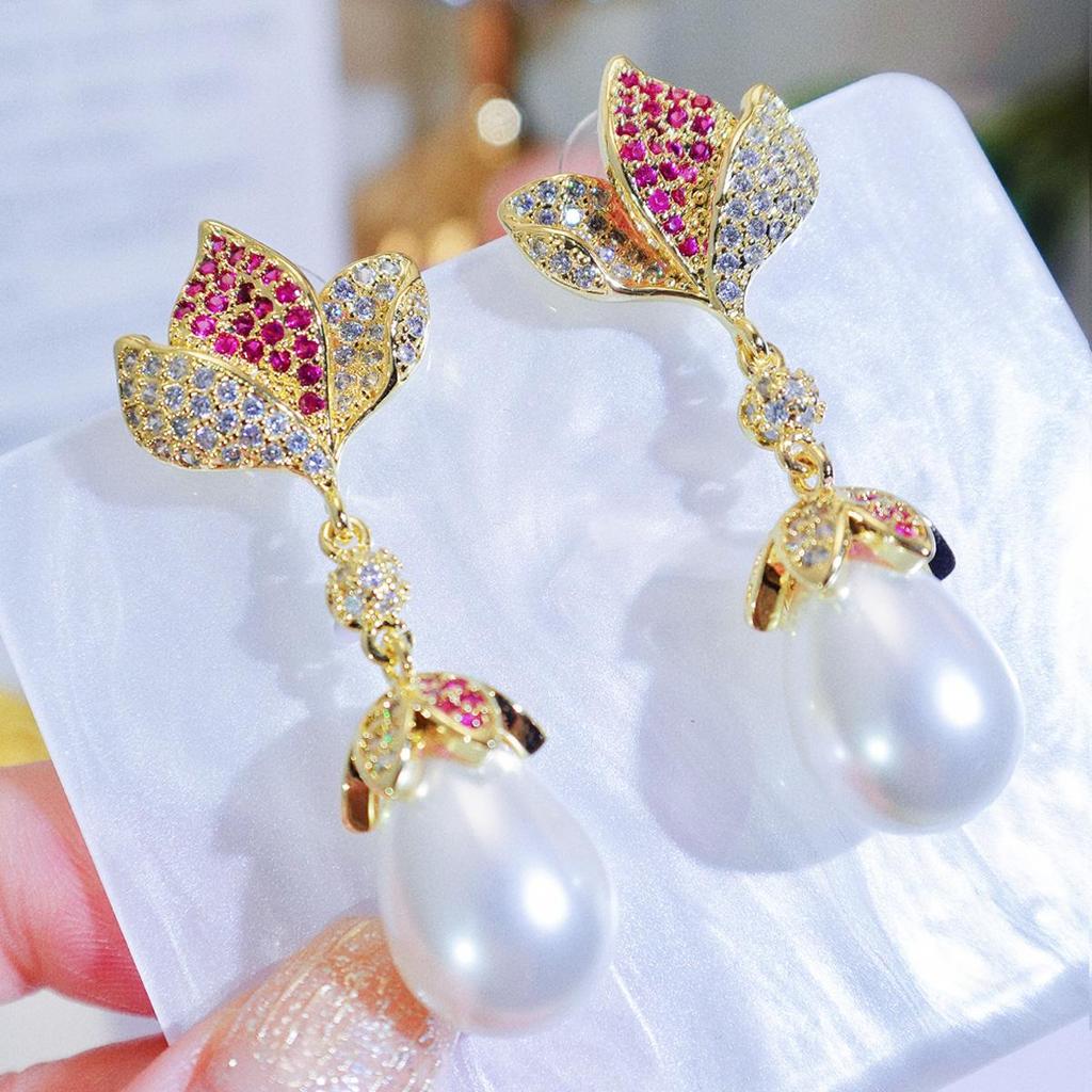 WWJ Retro Palace Style Folhas Artificial Pérola Pingente Brincos Mulheres Barroco Festa Temperamento All-Match Jóias