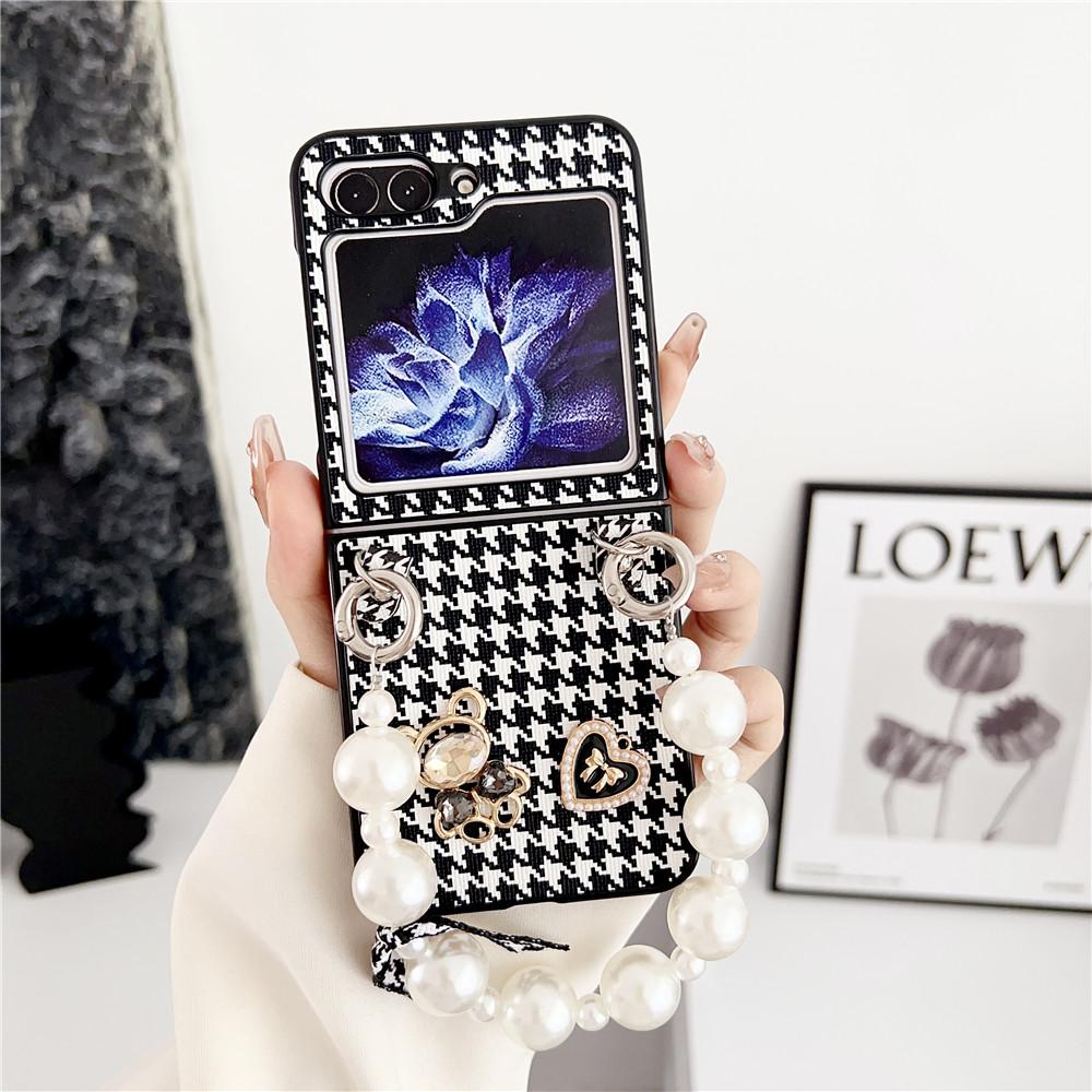 Luxury Plaid Leather Bracelet Case For Samsung Galaxy Z Flip 5 Z Flip 4 3 Cute Bear Camellia Flower Pearls Shockproof Back Cover