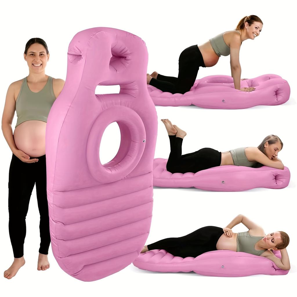 sexpuppe schwanger Sexpuppe Liegt Unter Einer Decke Auf Dem Bett Stockfoto main image 1