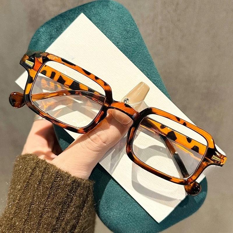 

Европейские и американские квадратные очки для чтения с защитой от синего света, модные и трендовые очки для пресбиопии с рисовым гвоздем 3.5