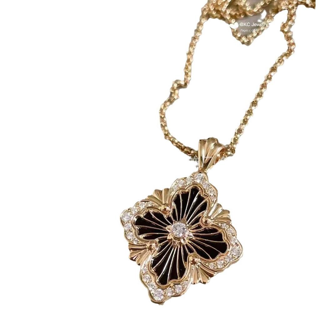 Necklace Light Luxury Craft Four-leaf Clover White Fritillary Agate Women's Pendant