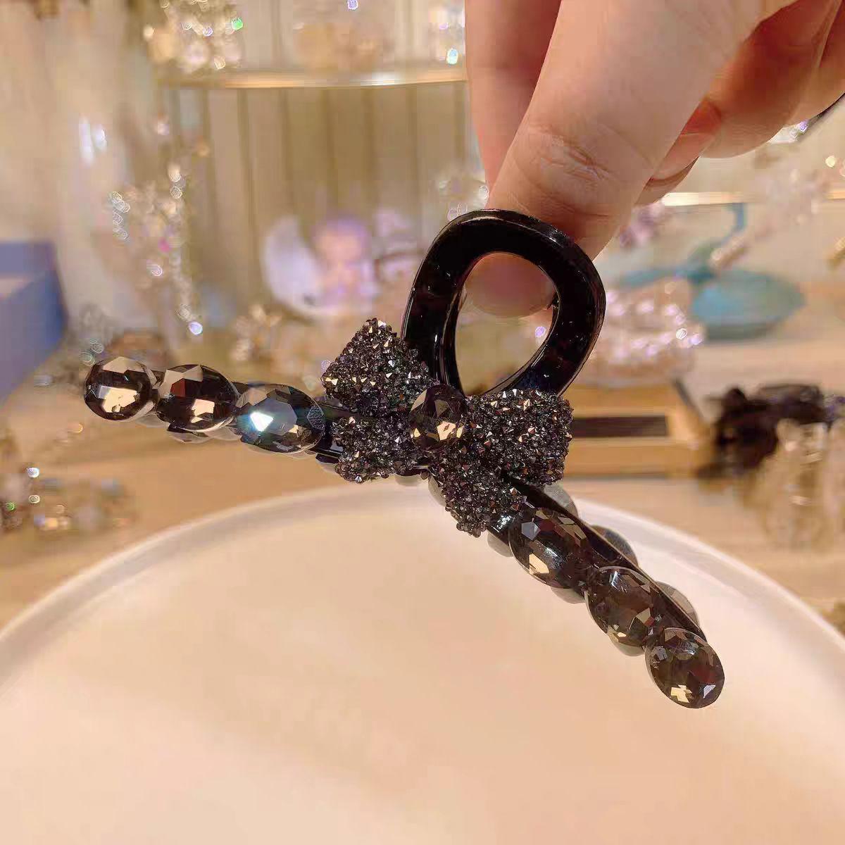 Элегантная заколка-краб с полным бриллиантовым бантом для женщин - Высококлассная модная прическа, новый дизайн 2025 года.