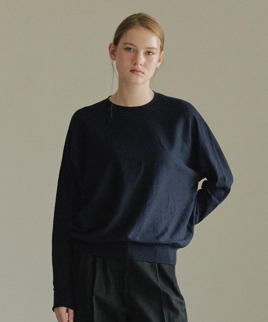 JE NE SAIS QUOI Loose Fit Bias Cut Cashmere Knit_ Navy