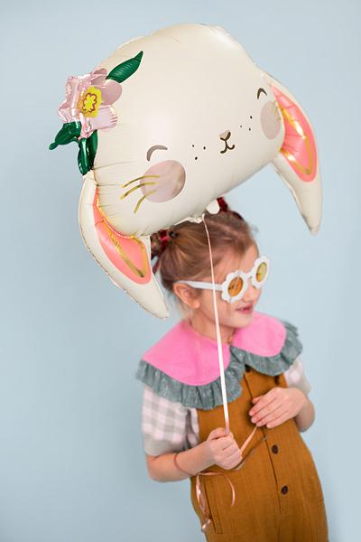 Daisy Glasses White With Yellow Lenses 1pc