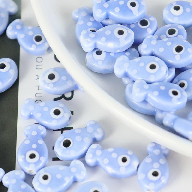 

10 шт. Милые расписные бусины-шармы в виде маленьких рыбок, керамические бусины-разделители, свободные бусины для изготовления ювелирных изделий, аксессуары для браслетов своими руками