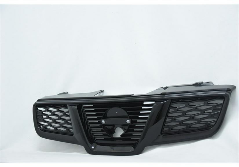 Compatible with 2008-2015 Qashqai: Black Warrior Style Front Grille
