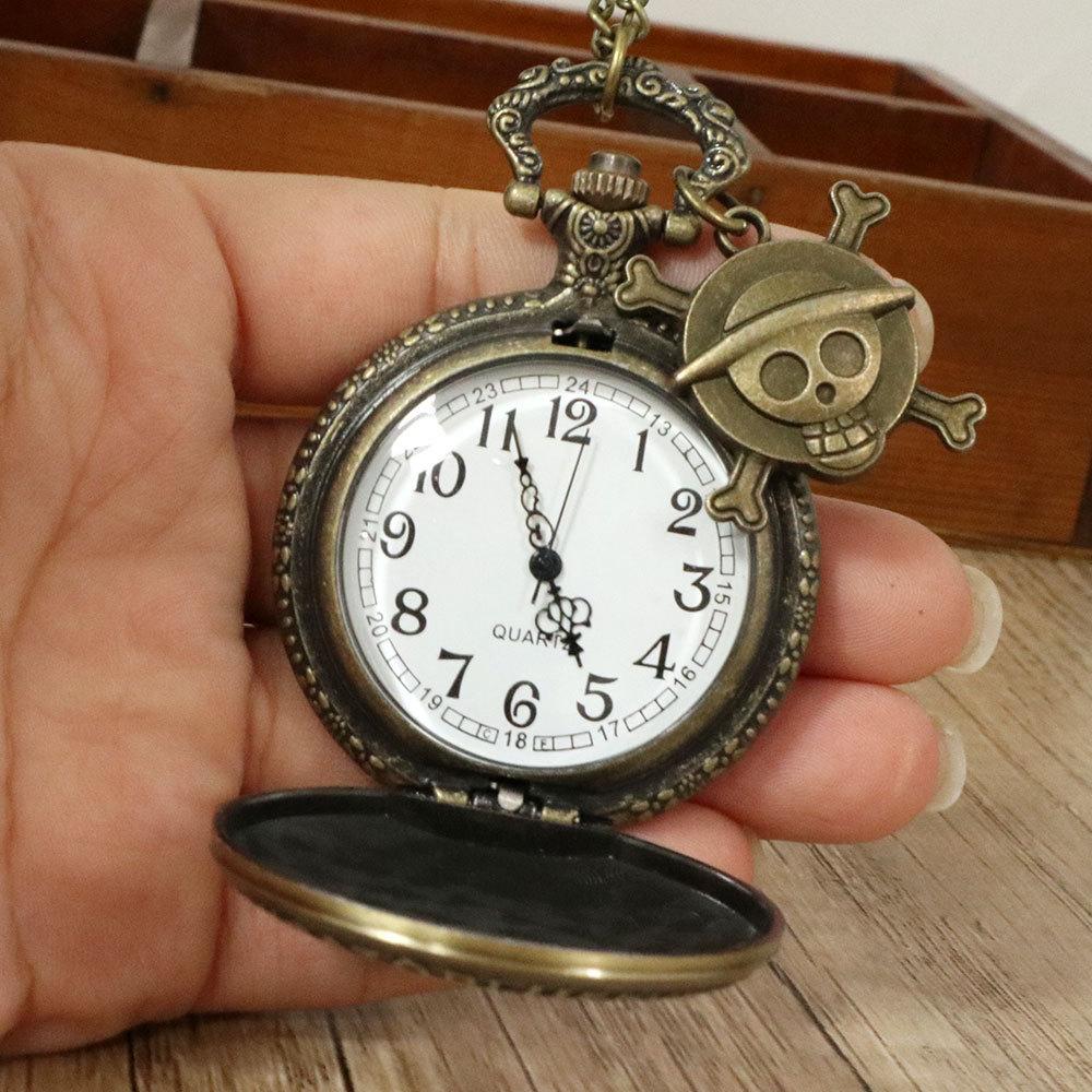 Retro Anime Peripheral One Piece Pocket Watch + Skull Pendant Clamshell Quartz Pocket Watch