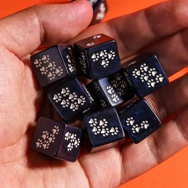 5Pcs Cat Claw D6 Dice Cute Cubic Dices 6 Sides D6 Resin 16mm Standard Polyhedral Dice Set for Tabletop Games Magic The Gathering