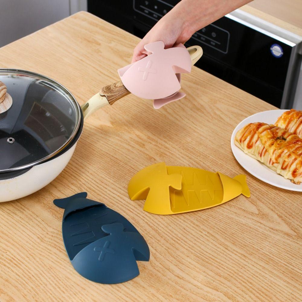 

Anti-scalding Mini Microwave Mitts Fish Shaped Hand Clip Portable Half Finger Hand Mitts 2pcs Yellow