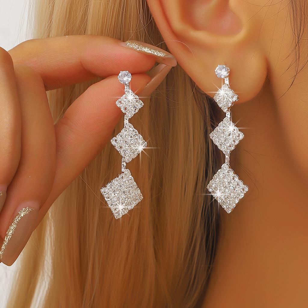 2-teilige modische Damen-Kupfer-Zirkon-Nischendesign-High-End-Quastenohrringe Zirkon geeignet für Dates, Partys, Festivals, Geschenk