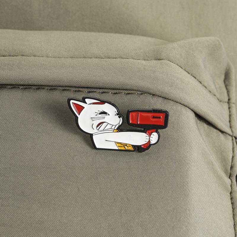 Edgy Lucky Cat Enamel Pin Mischievous Maneki-neko Cartoon Brooch Japanese Inspired Lapel Badge for Backpacks Gift For Cat Lovers