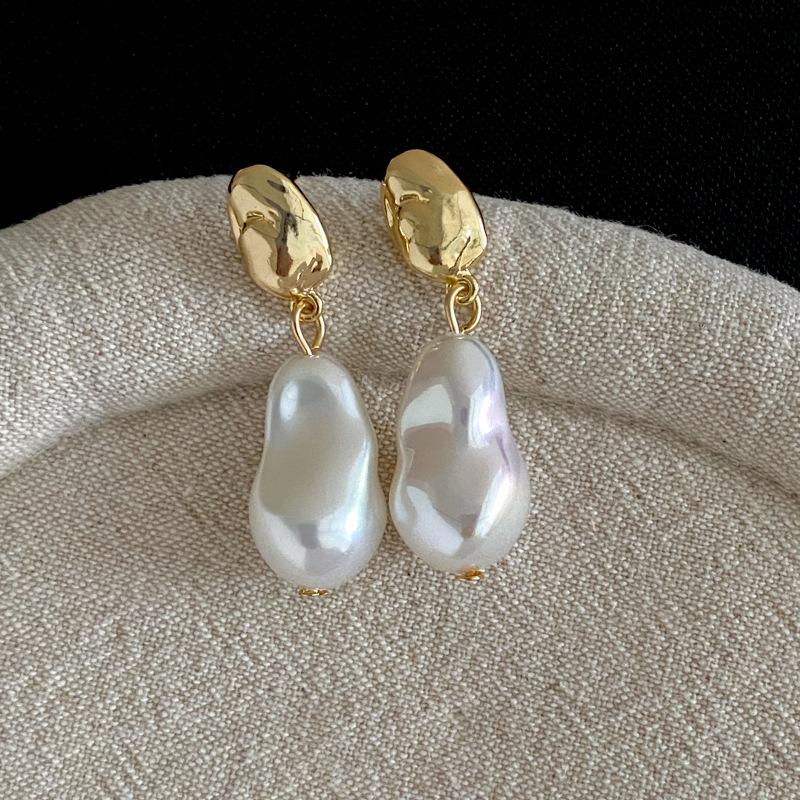 Silver Needle French Retro Irregular Pearl Earrings - Fashionable & Unique Women's Luxury Ear Jewelry