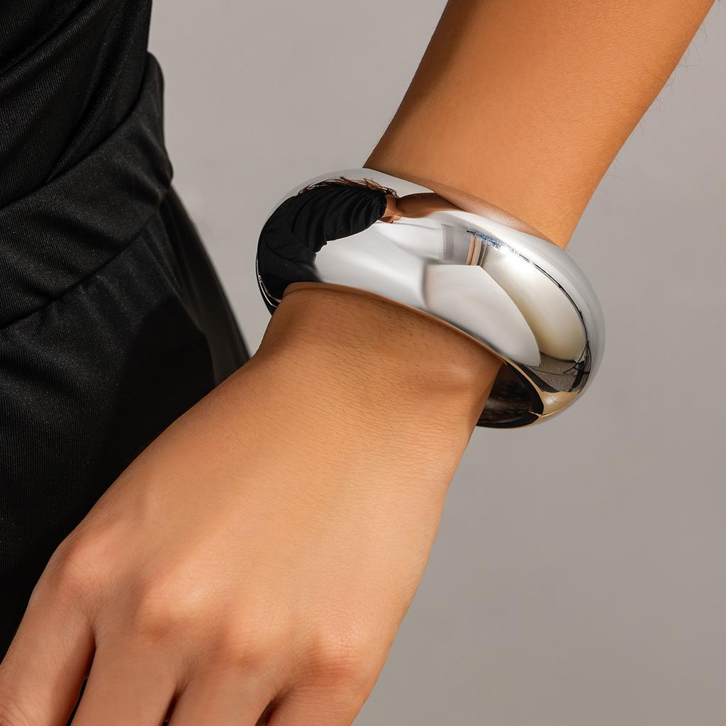 Överdriven Metall Slät Fjäderarmband Armband Designkänsla Oregelbunden Våg Bredd Armband