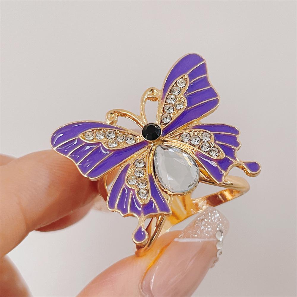 

Корейский 3D зажим для шарфа с бабочкой и бриллиантами: Элегантный дизайн с тремя кольцами