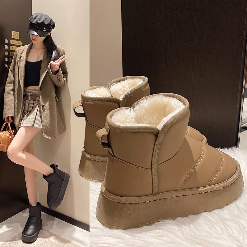 Thick-soled Snow Boots Women's New Winter Velvet Thickened One-pedal Bread Short Boots Leather Cotton Shoes