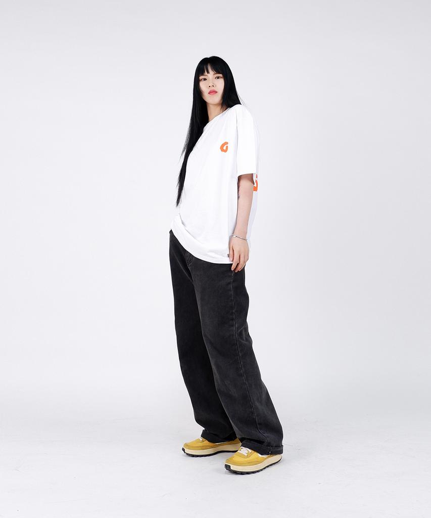 Gupeuopeuseutyudio Gofs Main Logo T-Shirt White (Orange)