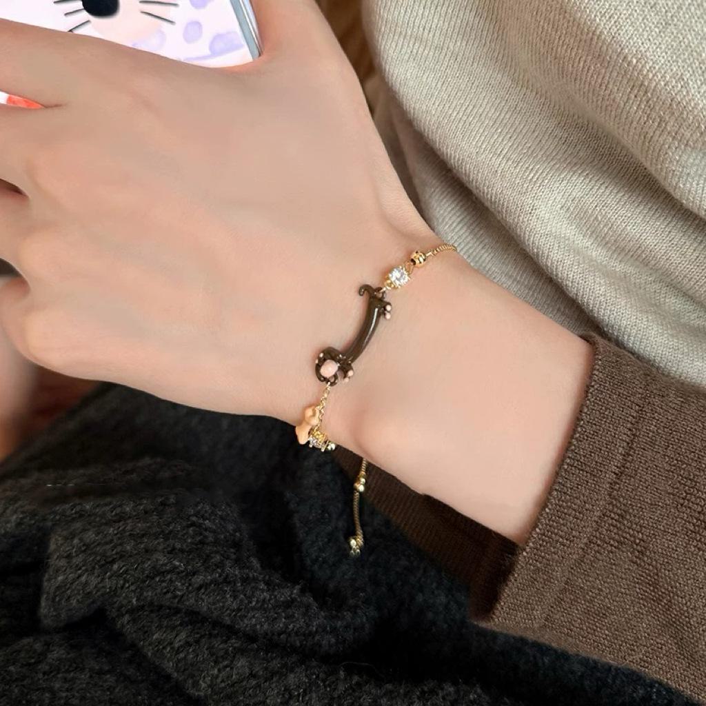 Exquisites Dackel Gold Schmuckset: Armband, Halskette, Ohrringe - Schicke & luxuriöse Damenaccessoires