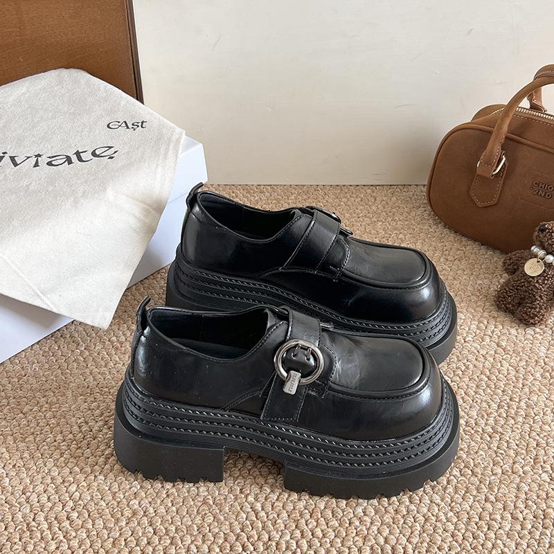 

Модная универсальная маленькая одинарная обувь для работы, лоферы на платформе, осень и зима, британский стиль, толстый каблук, увеличивающая рост, маленькие кожаные туфли, женские 39 матовый черный