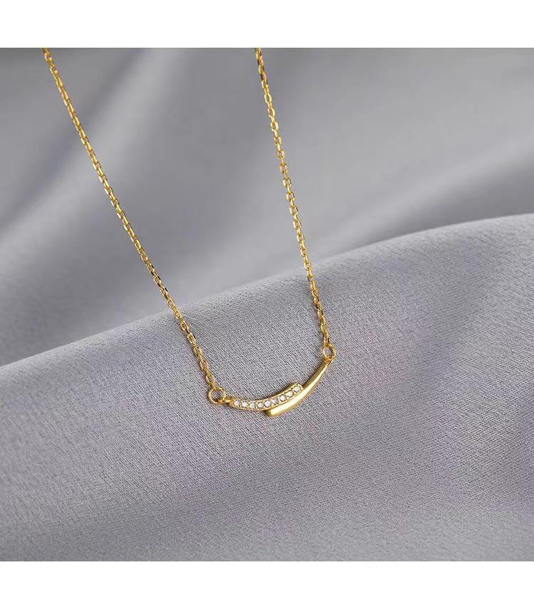Women's Layered Smile Necklace: Chic Lock Chain, Personalized Light Luxury Jewelry