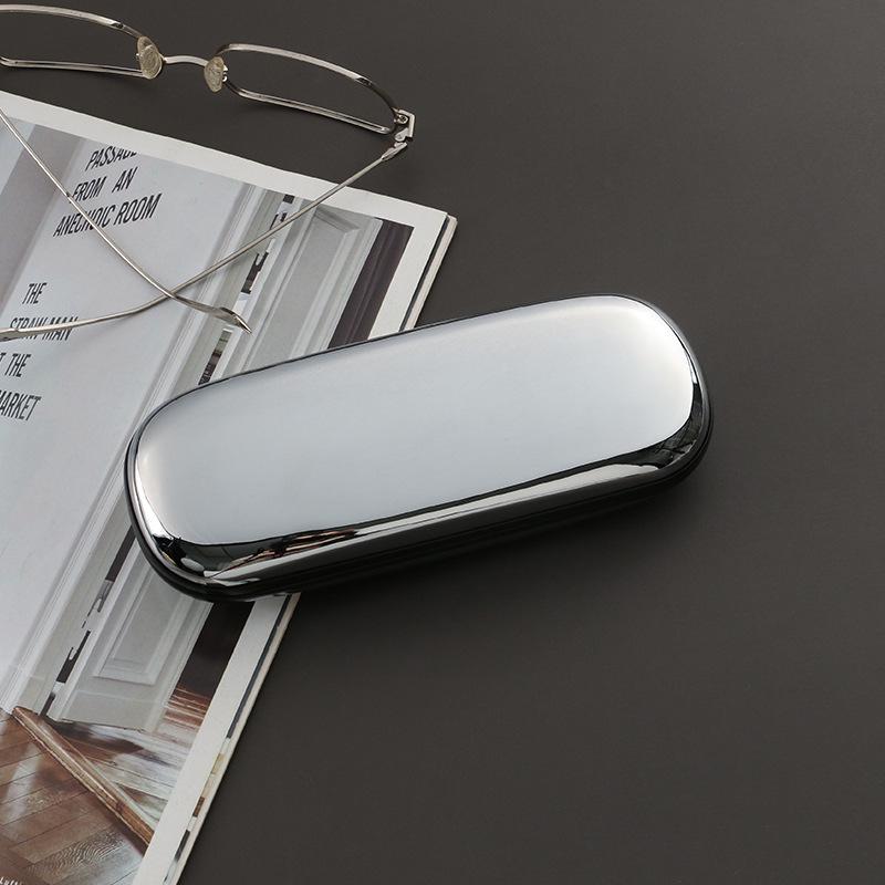 

E88 Electroplated Tinplate Compact Glasses Case - Lightweight, Pressure-Resistant Myopia Glasses Box with Baking Varnish