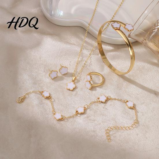 Lightweight Structure Jewelry Set 5Pcs/Set Women Lucky Flower Decor Sparkling Rhinestones Fashionable