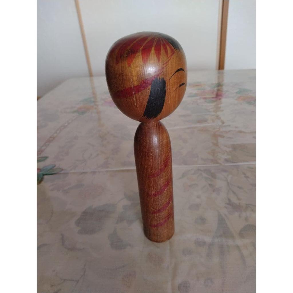 Handbemalte Kokeshi, beruhigender, sanfter Ausdruck, ca. 20 cm.