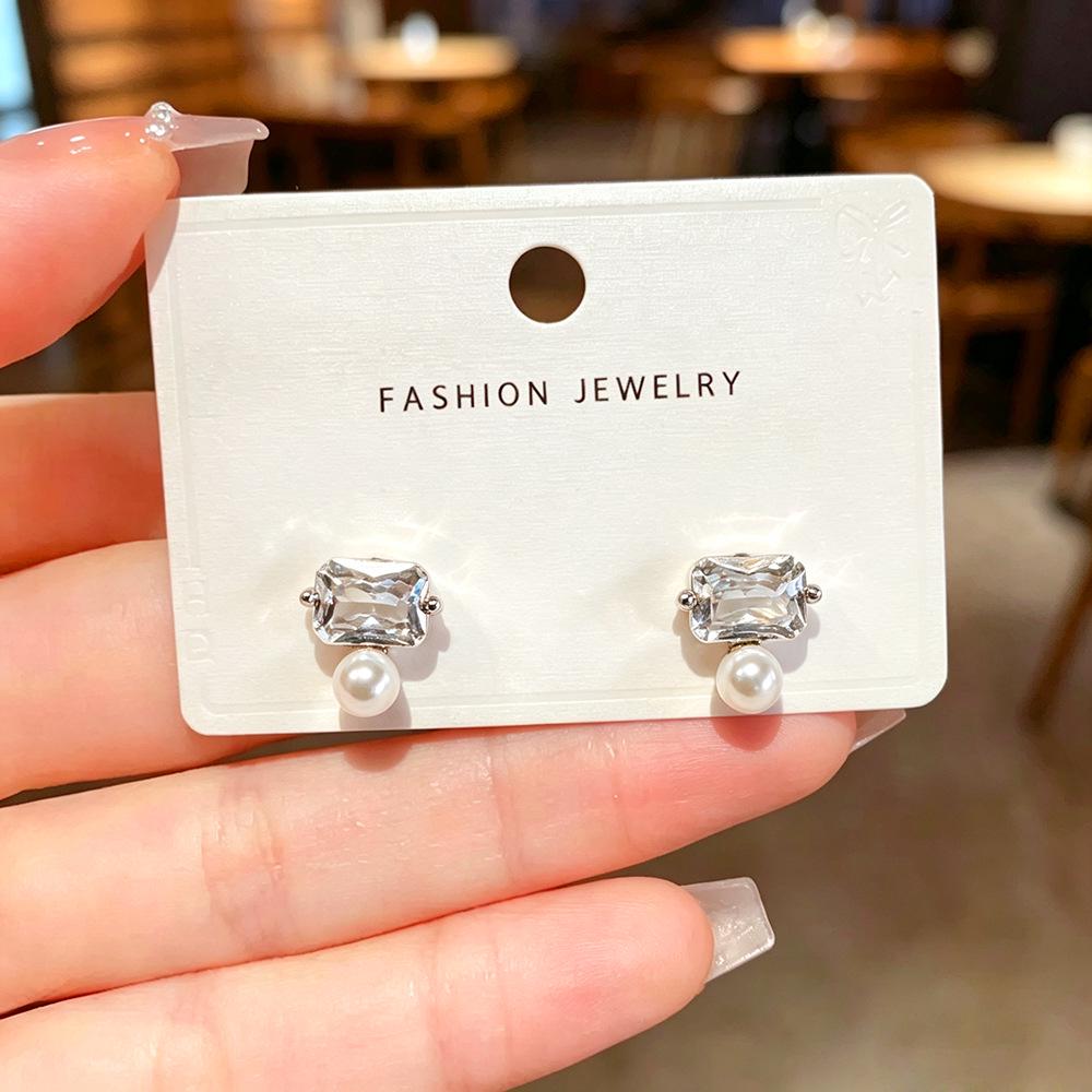 European Luxury Pearl Zirconia Stud Earrings - Elegant Design for Women