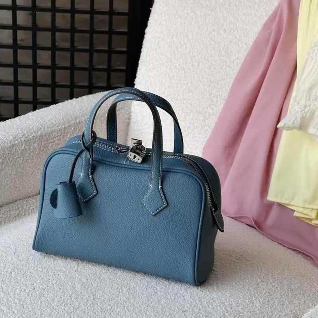 First Layer Cowhide Victoria Bowling Pillow Bag Genuine Leather Portable Tote Bag Fashionable High-end Shoulder Messenger Bag