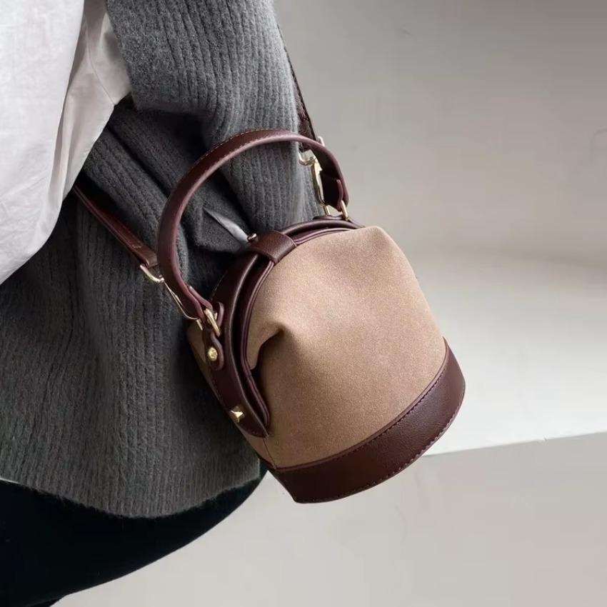 1 Pcs Shoulder Bucket Bag Korean Edition Simple Crossbody Bag Versatile Crossbody Bag Fashion Handbag Spring Summer New Fashion