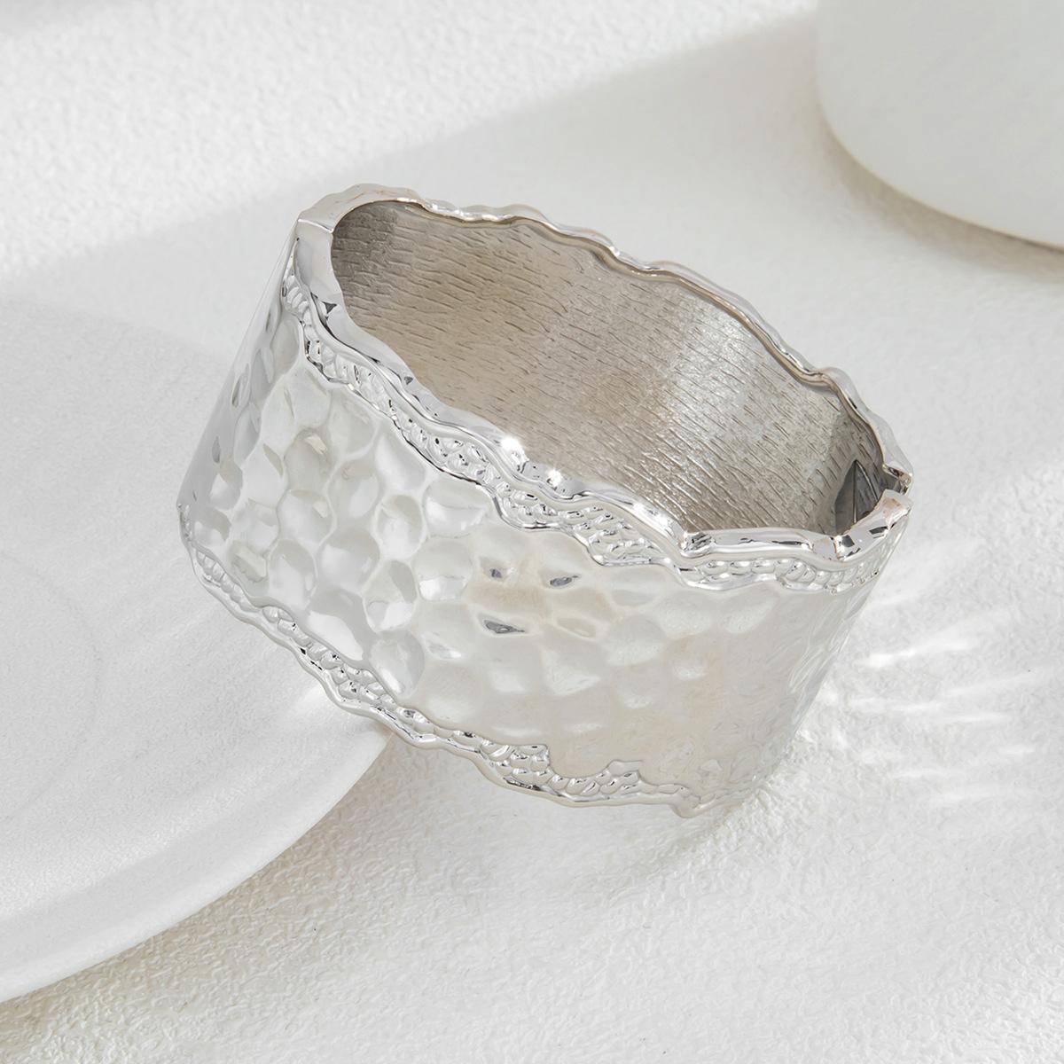 

Аксессуары Новый дизайн Honeycomb Hammer Универсальный ювелирный нишевый браслет высокого класса для женщин