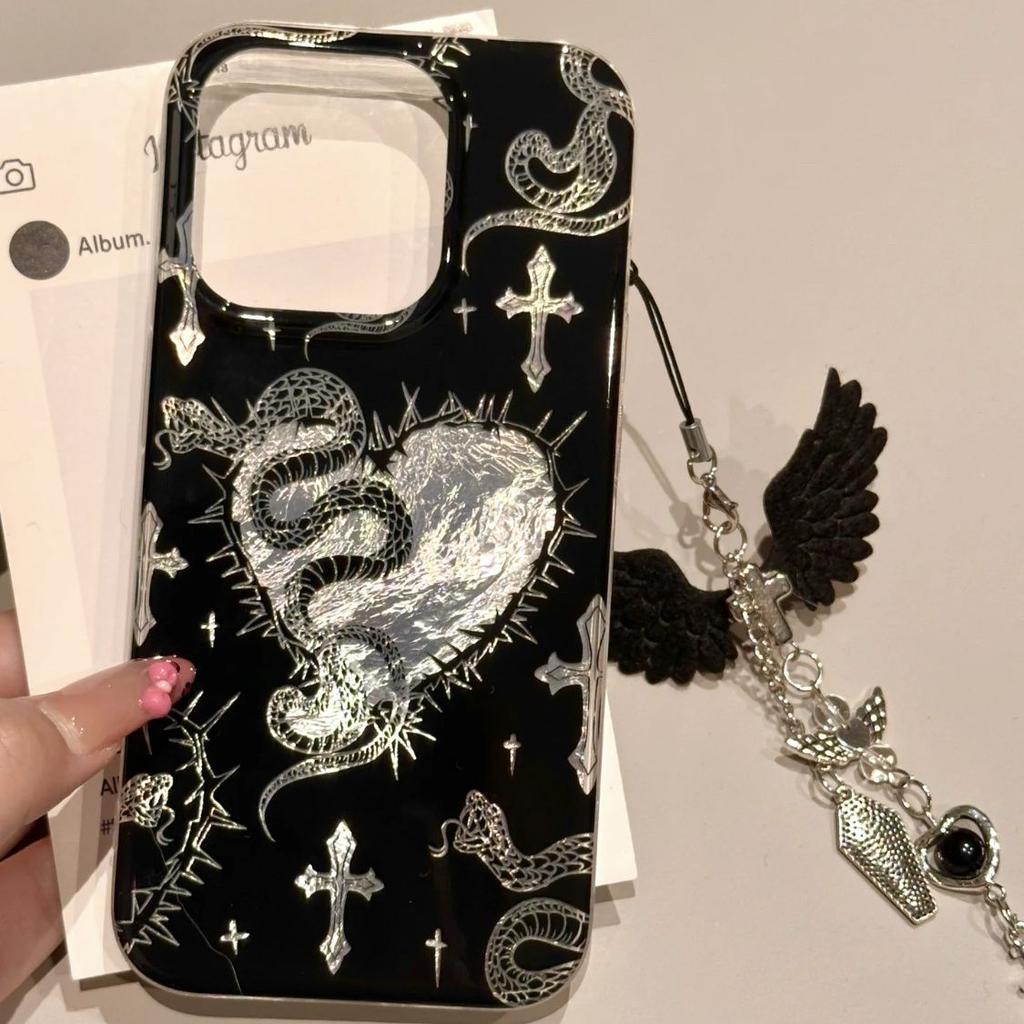 Mörkstil Kors och Orm Telefonfodral för Apple iPhone 16 Pro Max - Mjukt Silikon Stöttåligt Kreativt Heltäckande Fodral för iPhone